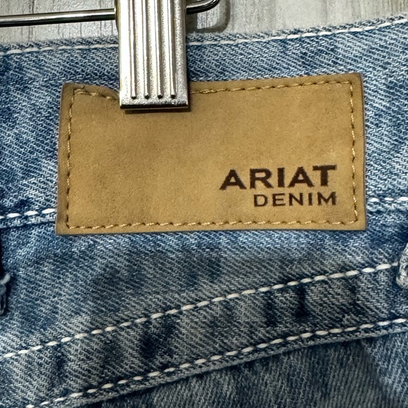 Ariat Boyfriend Shorts 32R - Picture 4 of 4